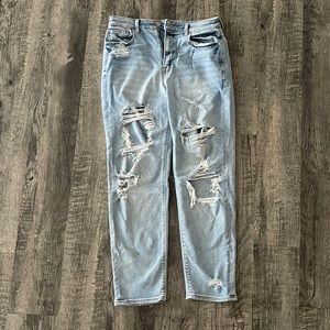 Straight leg AE Distressed Stretch Jeans